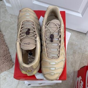 Nike Air Max Plus - Sesame and Smokey Mauve